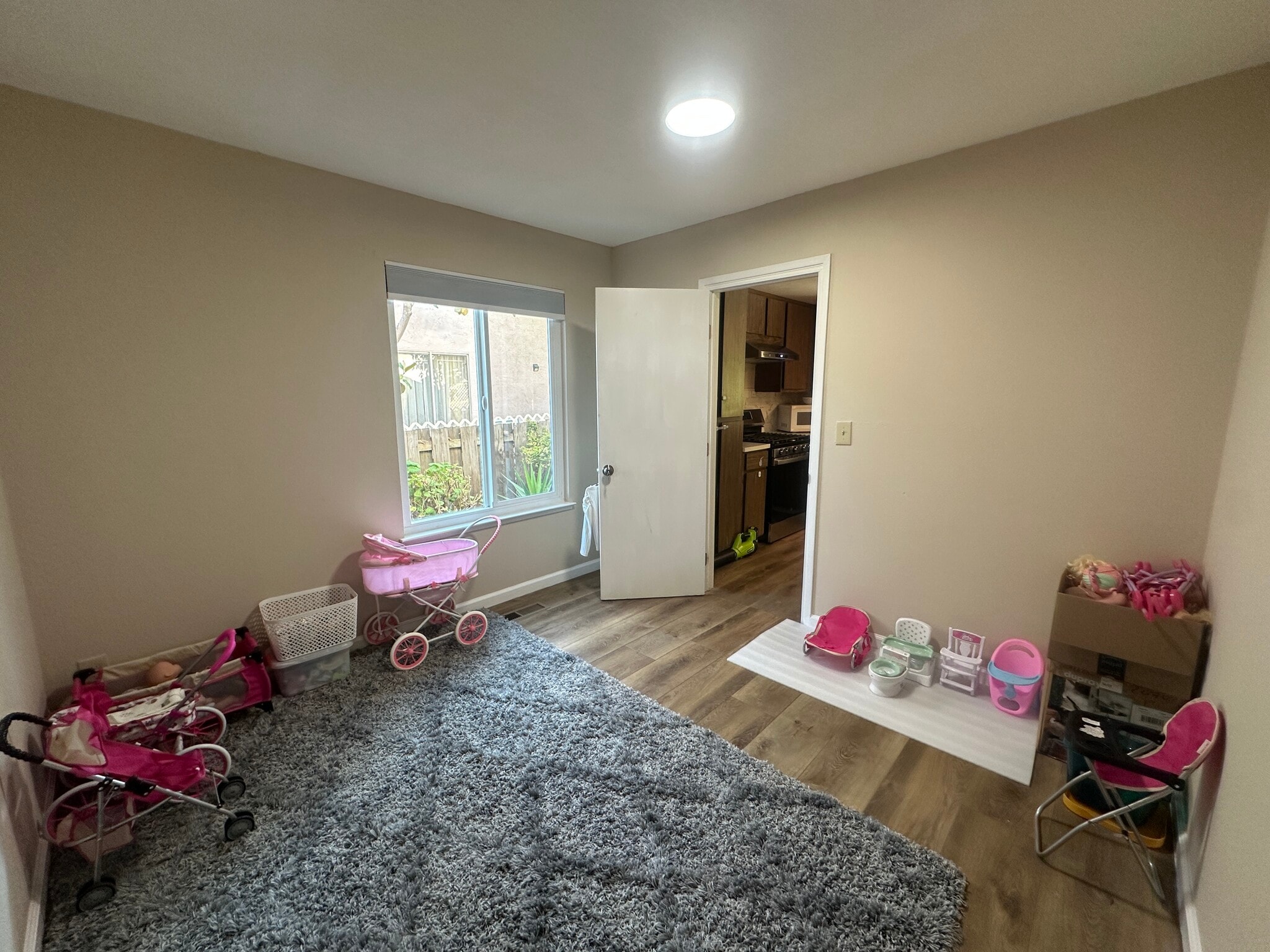 Building Photo - 1465 Madrone Way