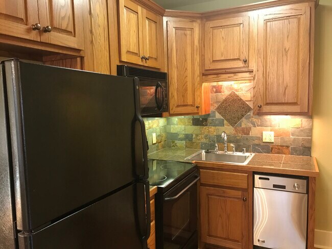 Kitchen - 510 W 17th St