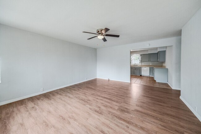 Building Photo - Move-In Ready 4 Bedroom Home in the Heart of Champaign