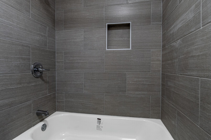 Building Photo - 408 E Beecher St