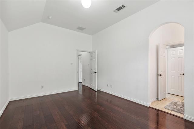 Building Photo - 720 Yarrow St