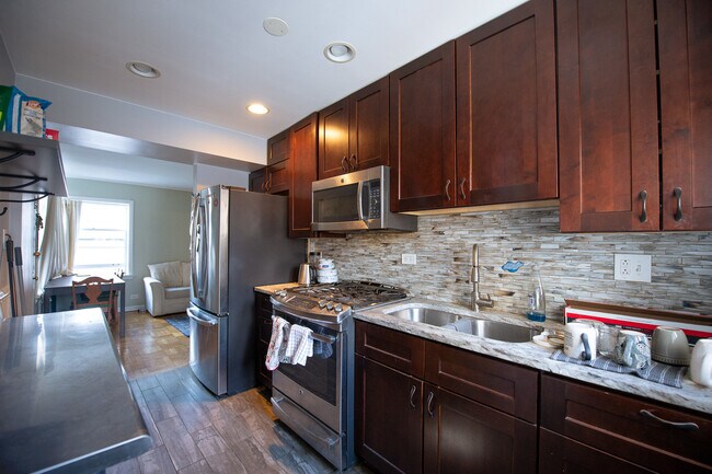 Building Photo - 524 Michigan Ave