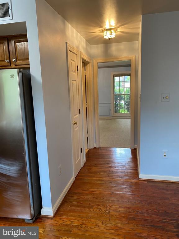 Building Photo - 9621 Bainbridge Ct