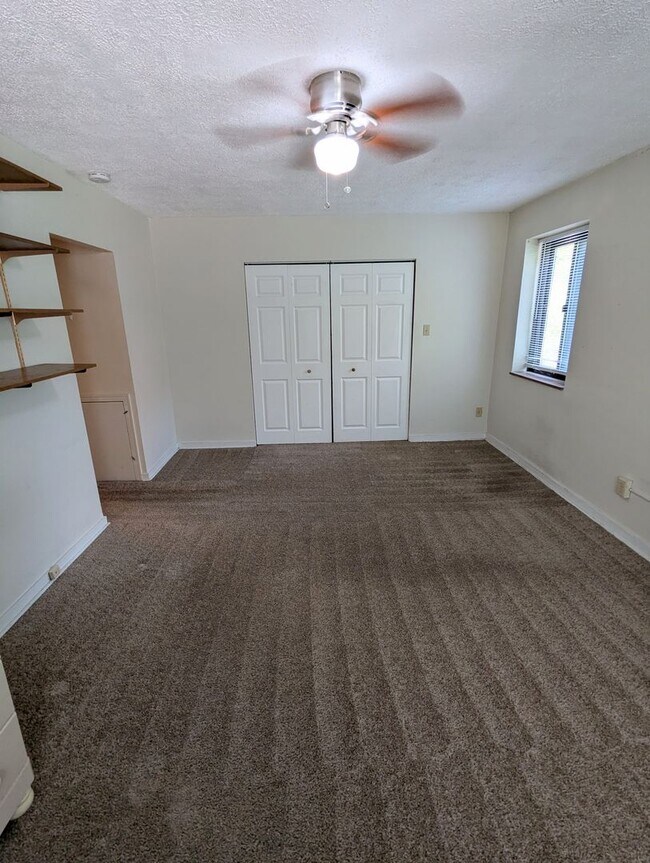 Building Photo - 2 Bedroom 2 Bathroom Condo Apartment (Squirrel Hill North) - AVAILABLE JUNE