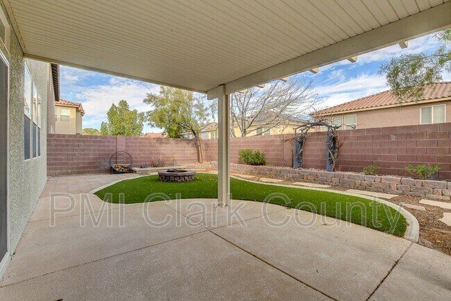 Building Photo - 8912 Ochoa St