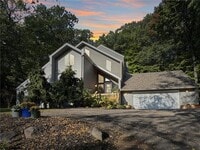 Building Photo - 13900 Hill Ridge Dr