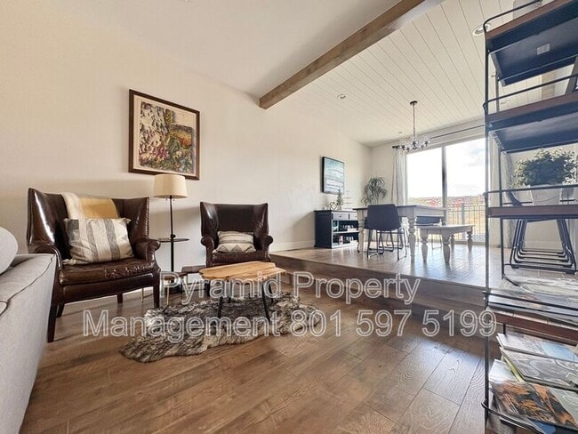 Building Photo - 1027 Wasatch Spring Rd