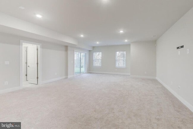 Building Photo - 3897 Hillview Ct