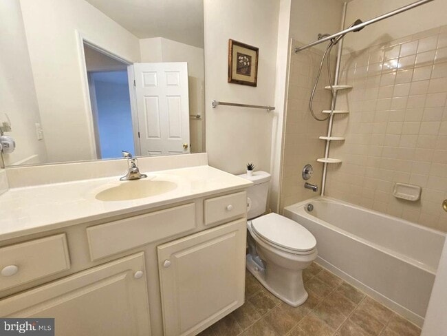 Building Photo - 1969 Peachtree Ct