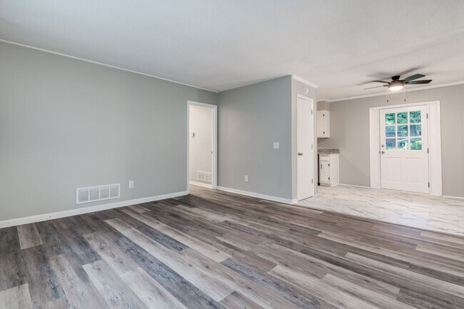 Building Photo - 2108 Leesburg Rd