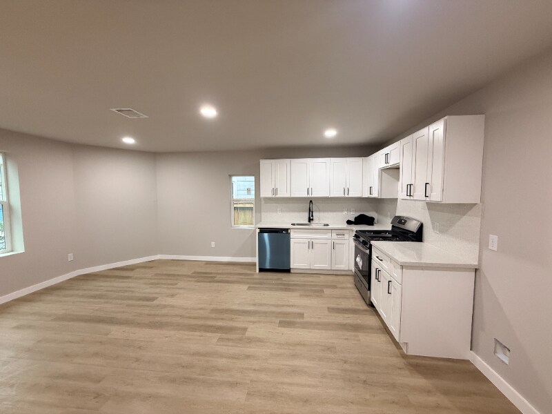 Building Photo - 1519 McKee St