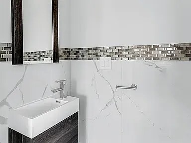 Building Photo - 4701 Chestnut St