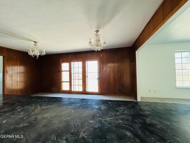 Building Photo - 521 Balboa Rd