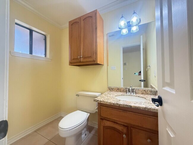 Building Photo - 1504 Nelson Ct