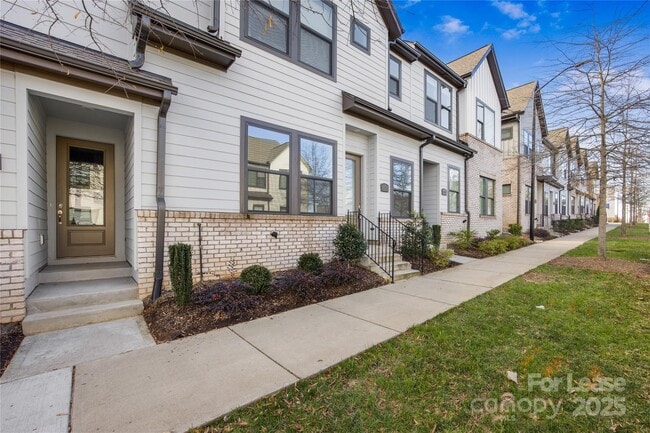 Building Photo - 6319 Southgrove St