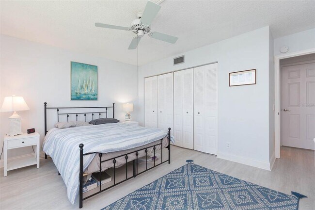 Building Photo - 5825 PUERTA DEL SOL Blvd