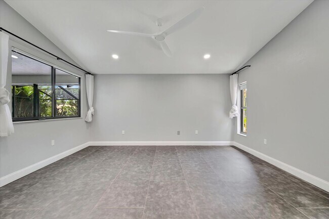 Building Photo - Stunning 3 Bed/ 2 Bath Pool Home in Longwood Run ~ UTC