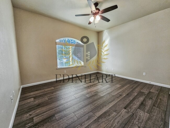 Building Photo - 448 W Serena Ave