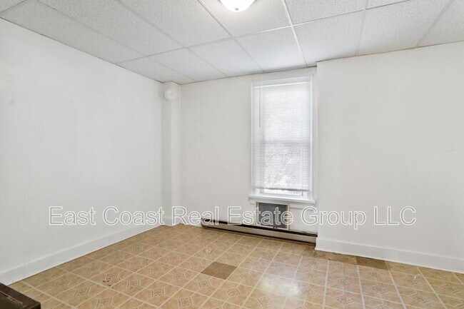 Building Photo - 207 N Mulberry St