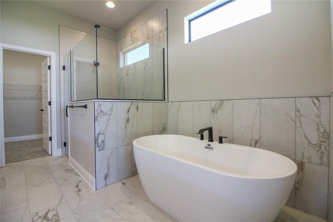 Building Photo - 6962 Treymont Dr