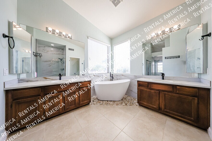 Building Photo - 14759 N 98th St