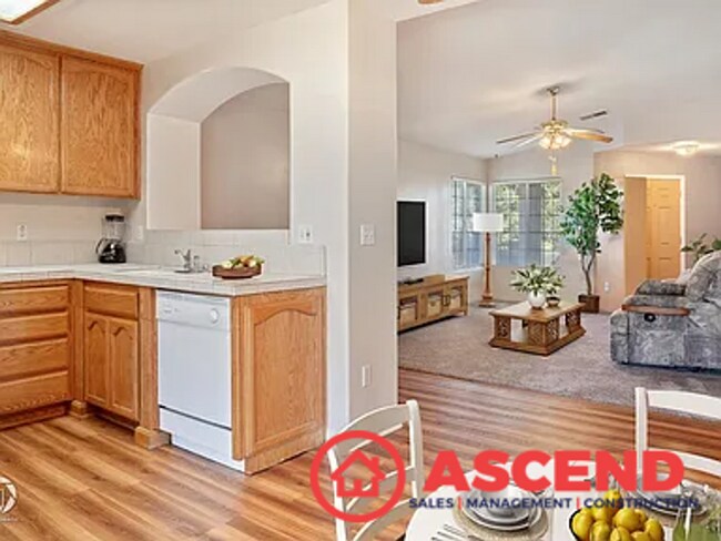Building Photo - Beautiful 3 Bedroom Home In Rosedale Area!