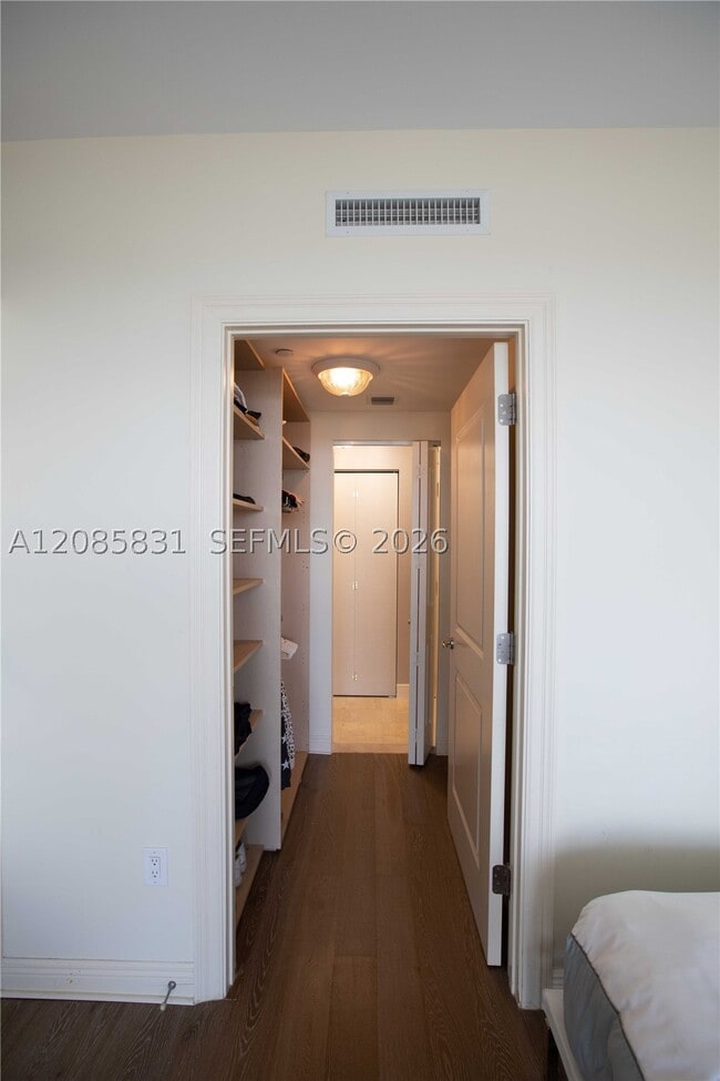 Building Photo - 6000 Island 2602 Is