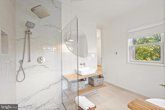 Building Photo - 4131 Illinois Ave NW