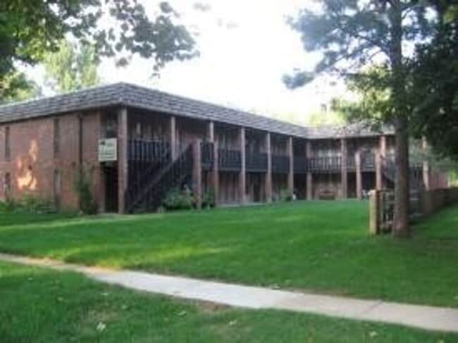 Building Photo - One Bedroom Apartment Available for Rent Near Old Town Longmont