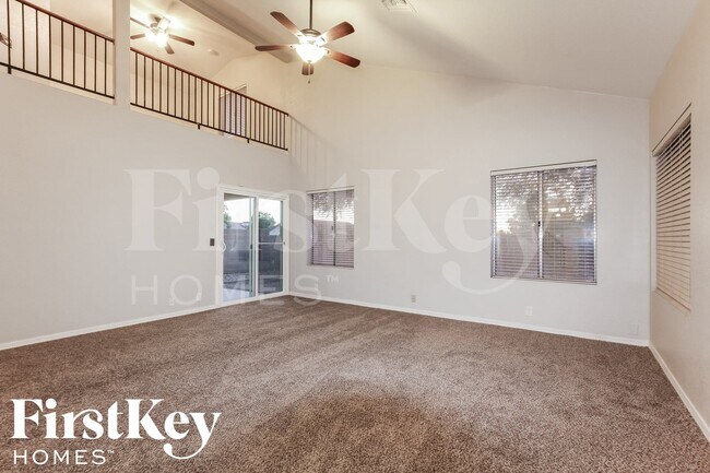 Building Photo - 11220 N 60th Dr