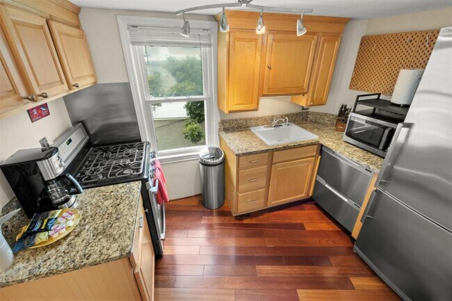 Building Photo - 311 A St NE