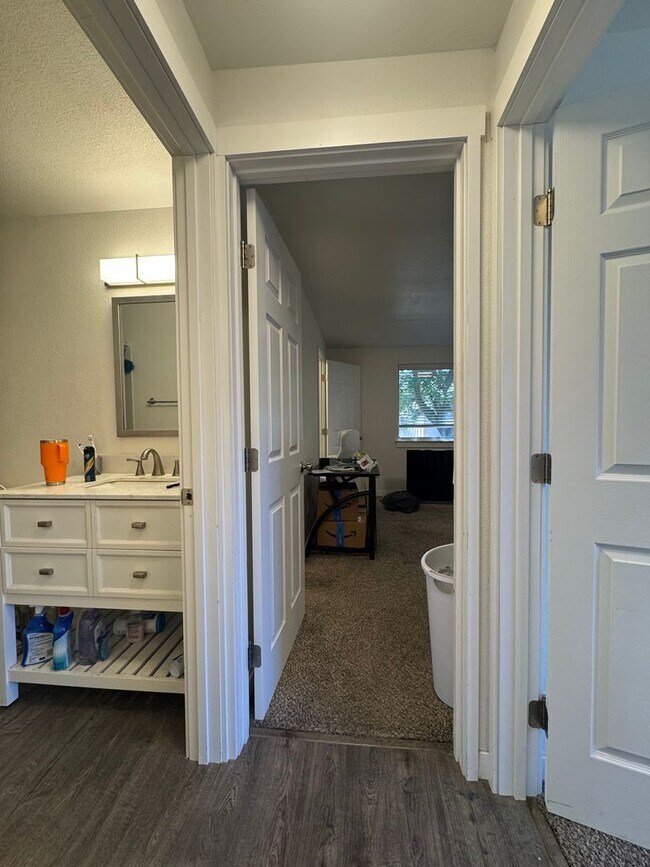 Building Photo - 3-Bedroom Home for Rent