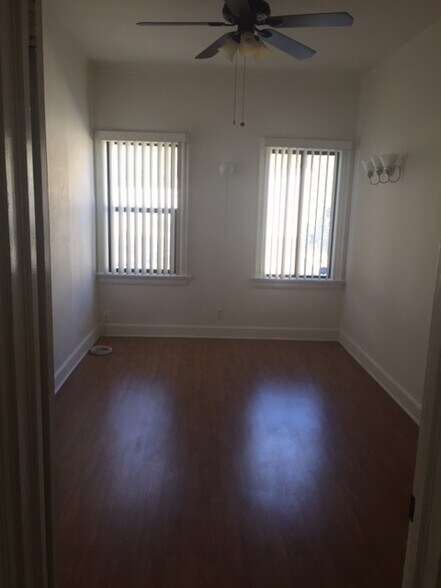 Guest bedroom - 5911 Carlton Way