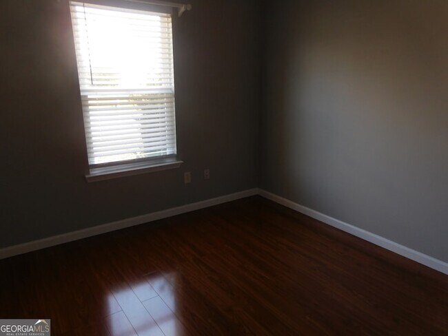 Building Photo - 206 Brookstone Trail