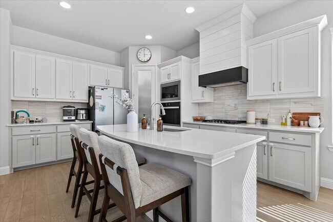 Building Photo - 1548 Euclid Aly