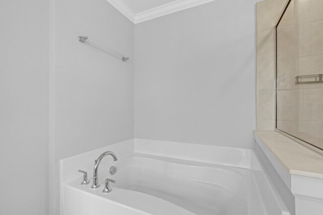 Building Photo - 837 Peony Ln
