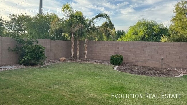 Building Photo - 20562 E Raven Dr