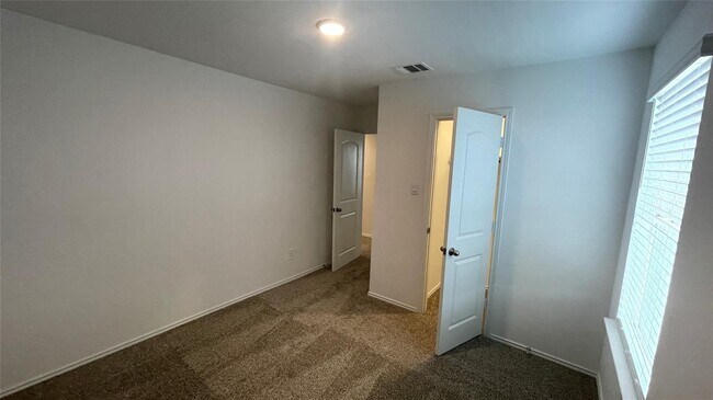 Building Photo - 12418 Pelican Bay Dr