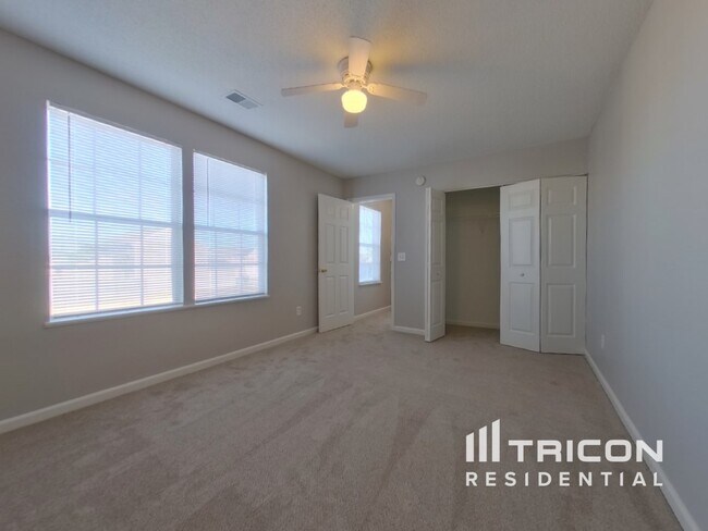 Building Photo - 386 Fox Trot Dr
