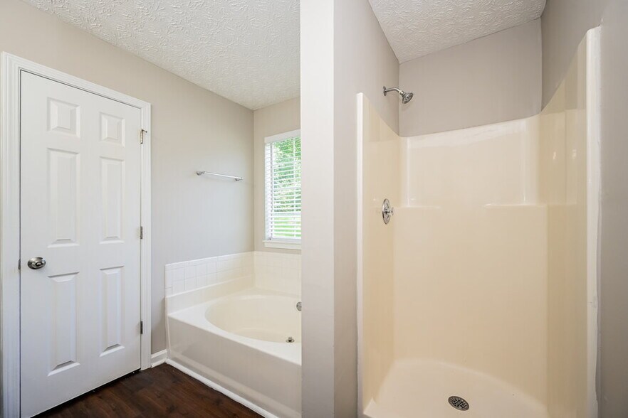 Building Photo - 434 Fairhaven Ct