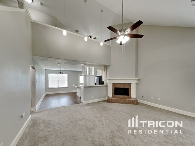 Building Photo - 18432 Sunrise Oaks Ct