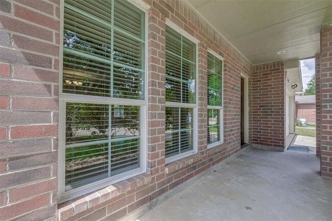 Building Photo - 17010 Grampin Dr