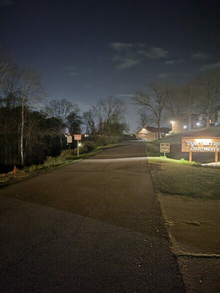 Building Photo - 500 Oxcart Rd