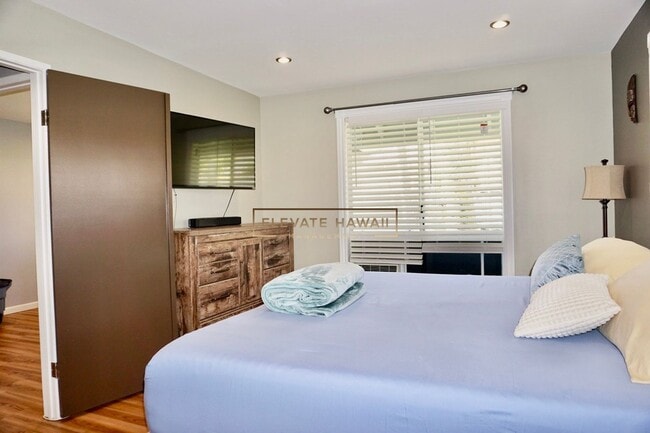 Building Photo - CHARMING & MODERN 2 BED 2 BATH 2 PARKING T...