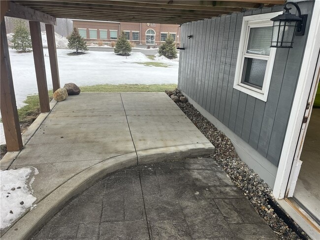 Building Photo - 898 Ridge Rd