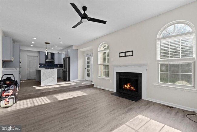 Building Photo - 2230 Community Dr