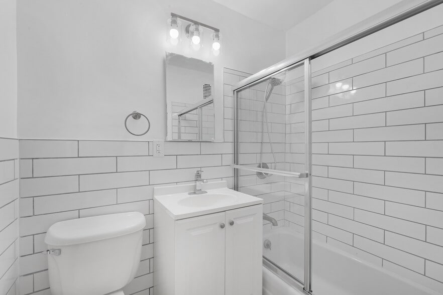 Building Photo - 201 Saint Pauls Ave