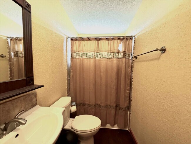 Building Photo - 6215 Hwy 35 Bypass