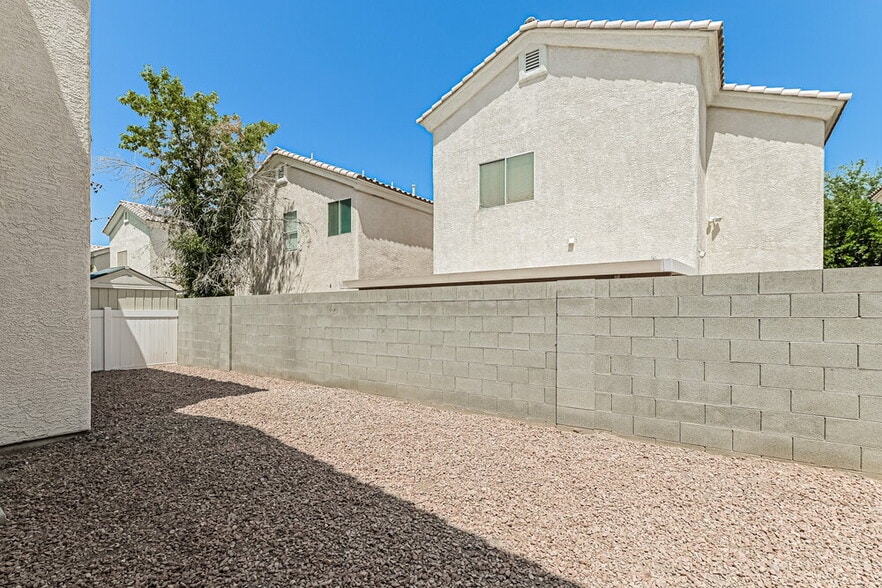 Building Photo - 5912 Crumbling Ridge St