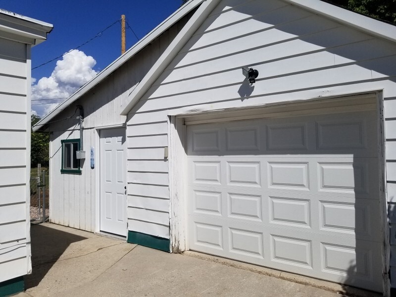 Building Photo - 1658 Childs Ave